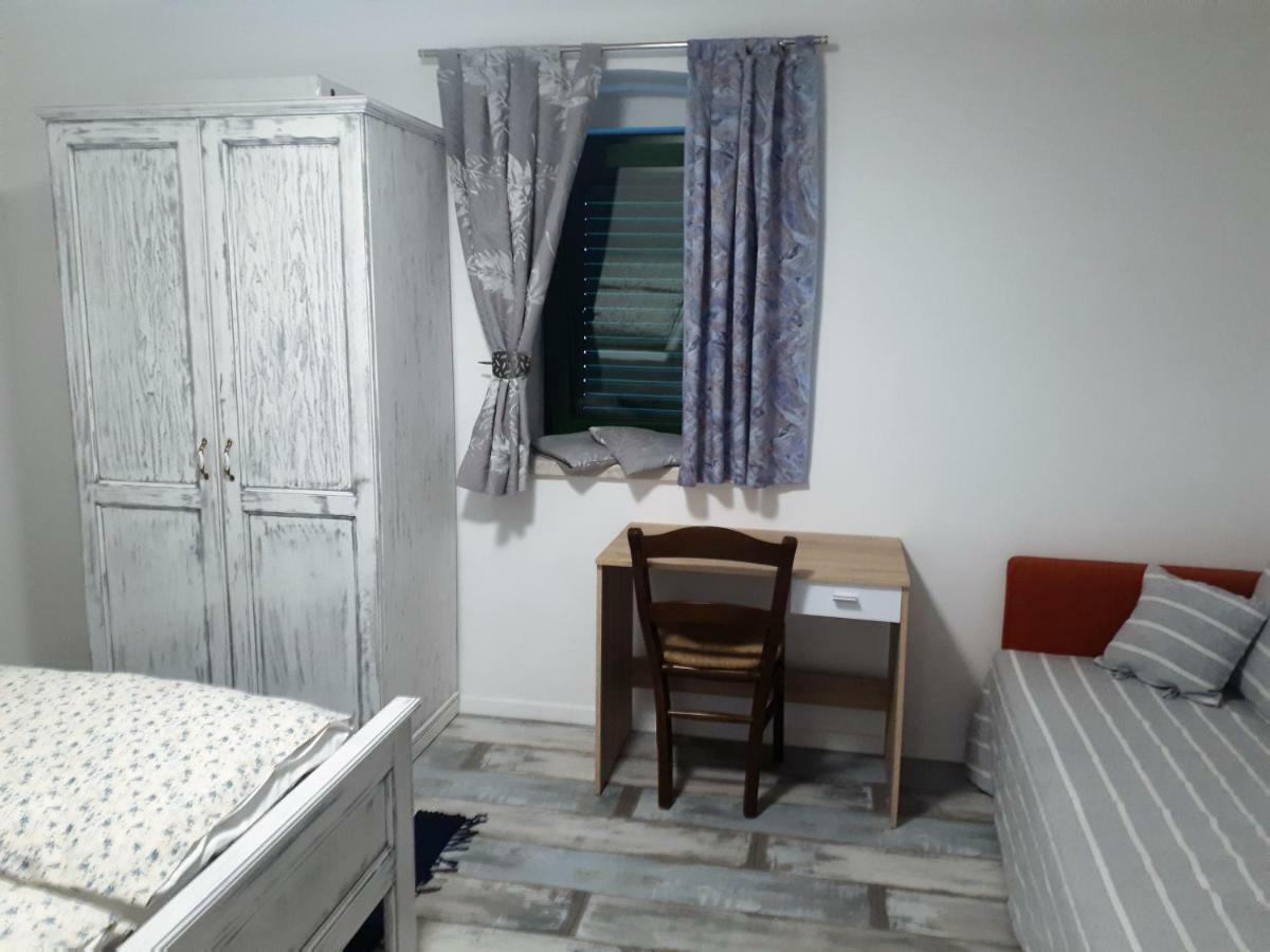 Apartment Terra Rossa Каштелир Экстерьер фото